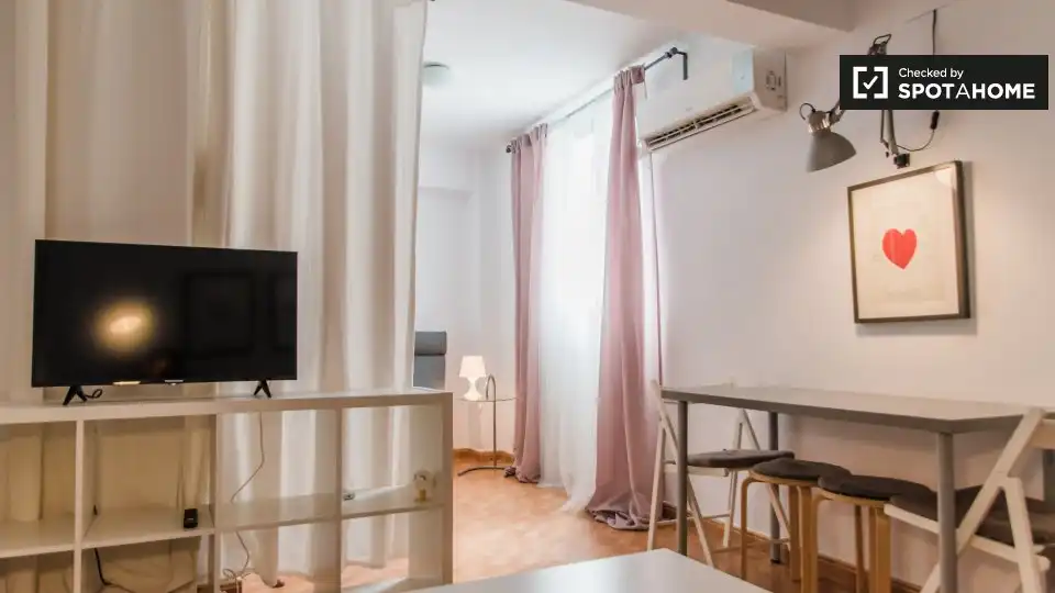 Room in Nou Benicalap