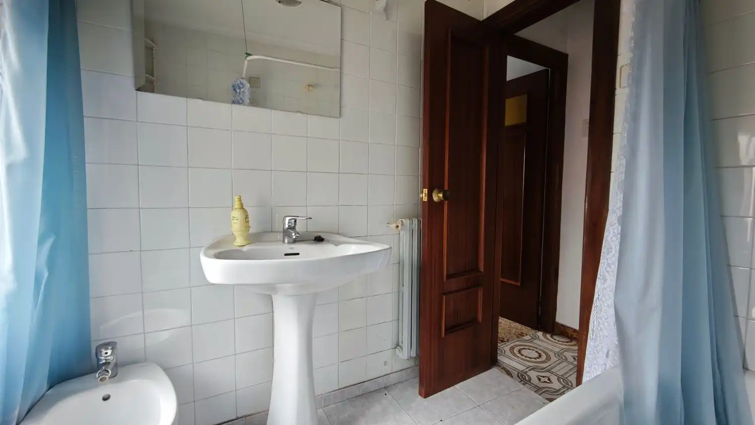Bathroom of Flat for sale in Aller  with Heating, Private garden and Terrace