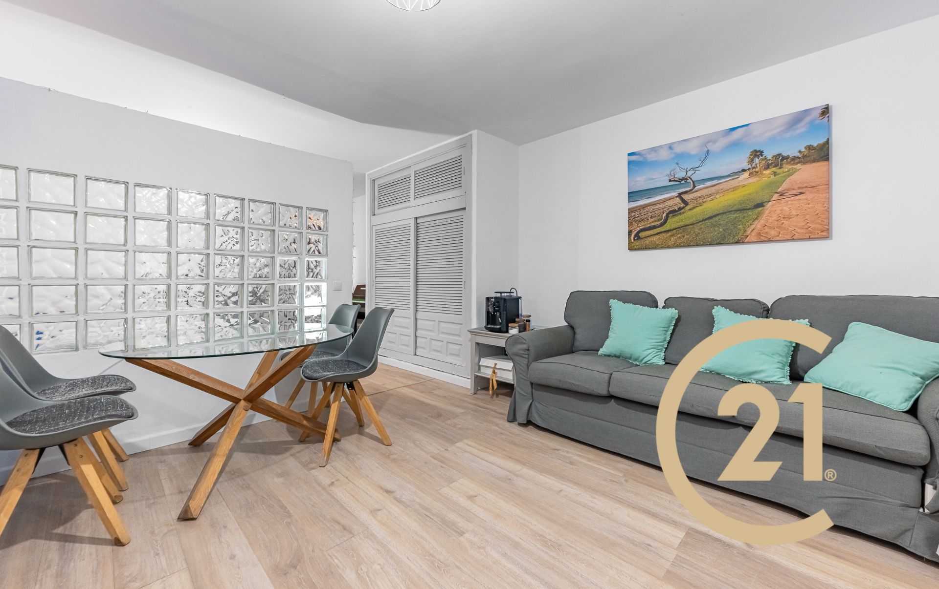 Sala d'estar de Estudi en venda en Estepona amb Aire condicionat, Parquet i Traster