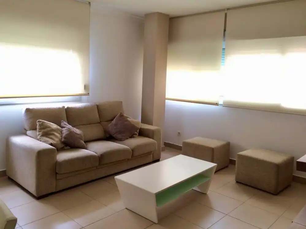 Sala d'estar de Pis en venda en Las Palmas de Gran Canaria amb Traster, Moblat i Forn