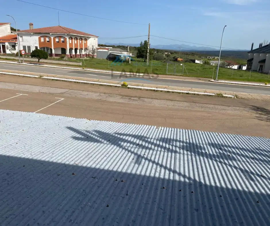 Vista exterior de Edificio en venta en Jaraicejo