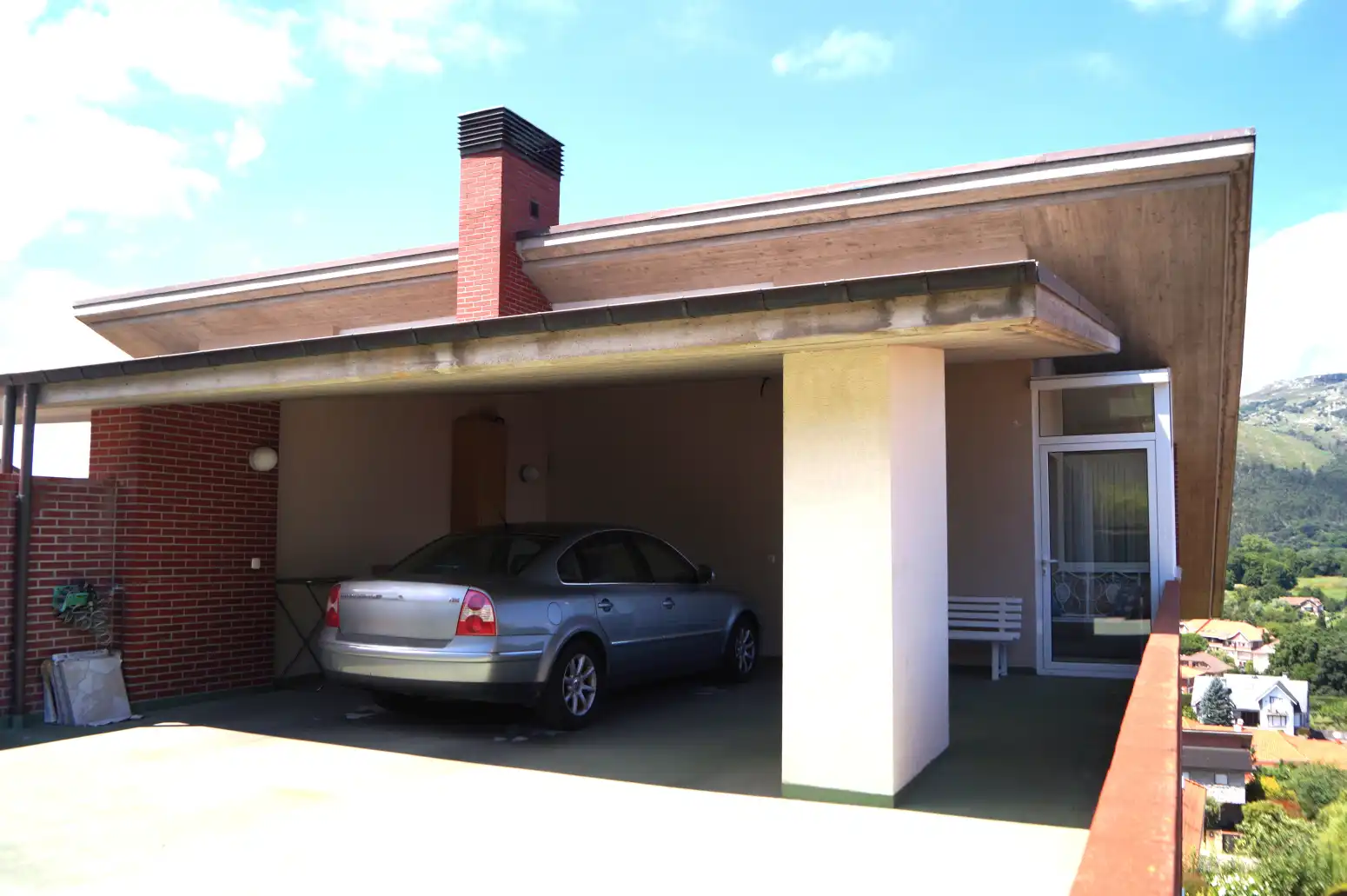 Vista exterior de Casa o xalet en venda en Medio Cudeyo amb Calefacció, Jardí privat i Terrassa