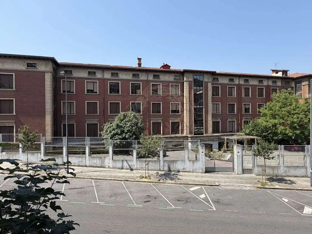 Außenansicht von Wohnung zum Verkauf in Bilbao  mit Heizung und Balkon