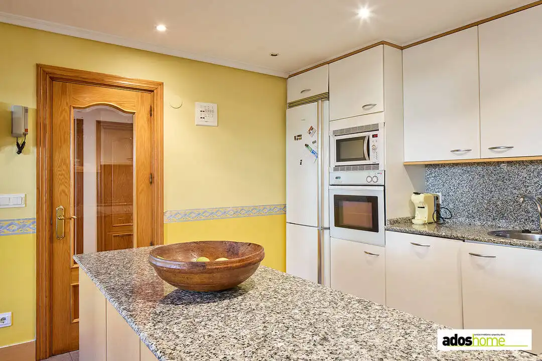 Cocina de Casa adosada en venta en Zarautz con Calefacción