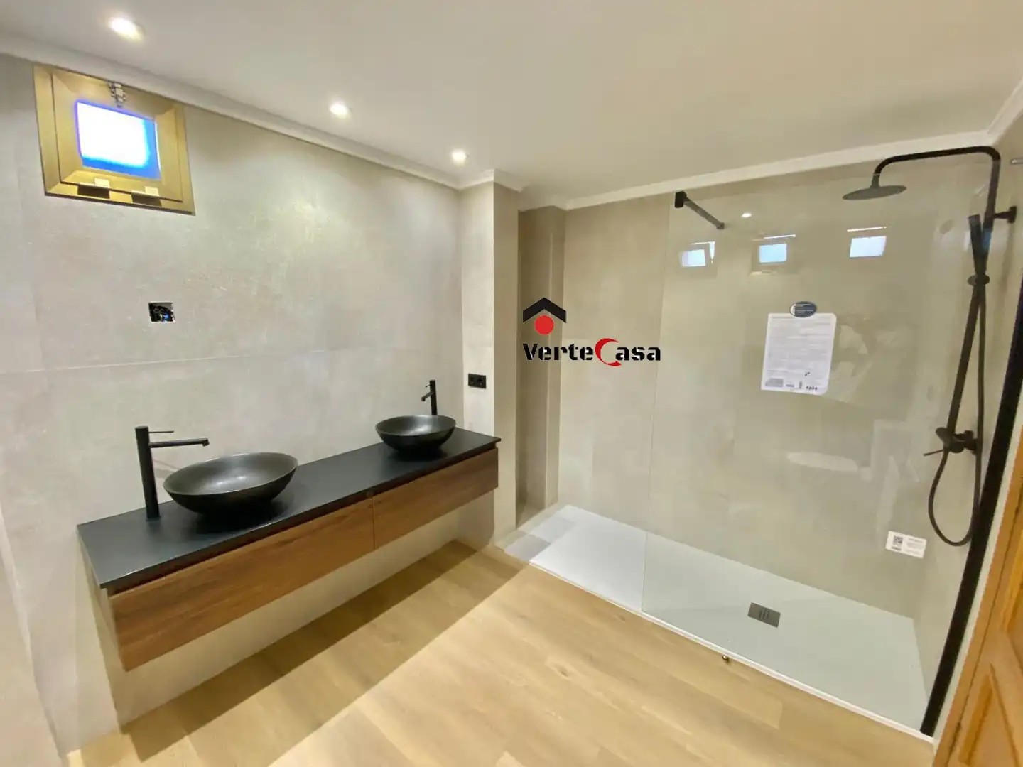Baño de Piso de alquiler en Valencia con Aire acondicionado, Calefacción y Parquet