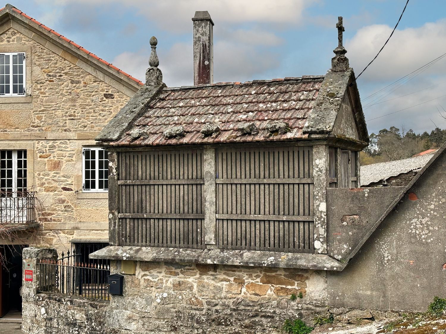 Vista exterior de Casa o chalet en venta en A Estrada  con Calefacción, Jardín privado y Parquet