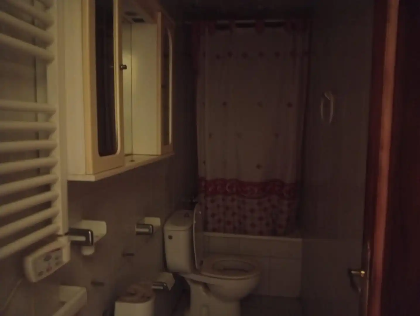 Badezimmer von Einfamilien-Reihenhaus zum Verkauf in Os Blancos  mit Heizung