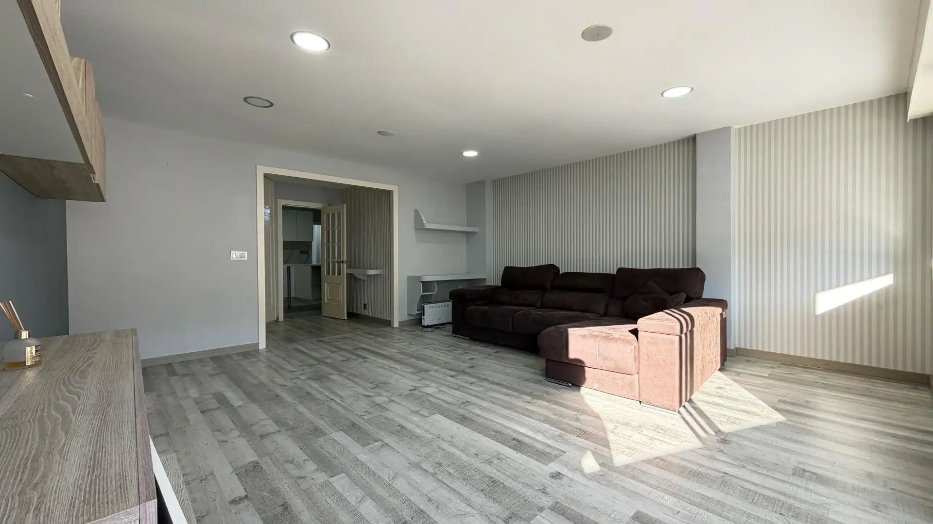 Sala d'estar de Pis en venda en Redondela amb Calefacció i Terrassa