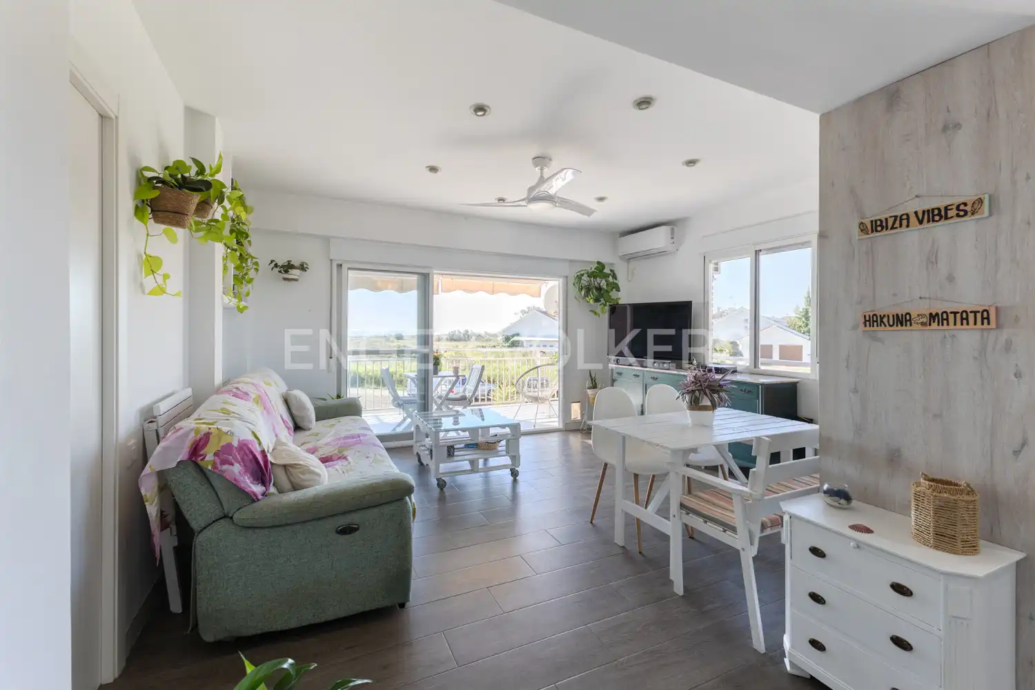 Sala d'estar de Apartament en venda en Sagunto / Sagunt amb Aire condicionat, Calefacció i Terrassa