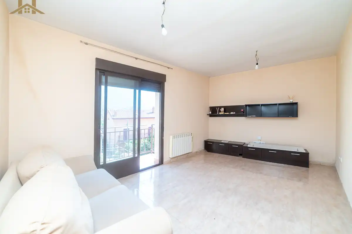 Living room of Flat for sale in La Adrada   with Heating and Balcony