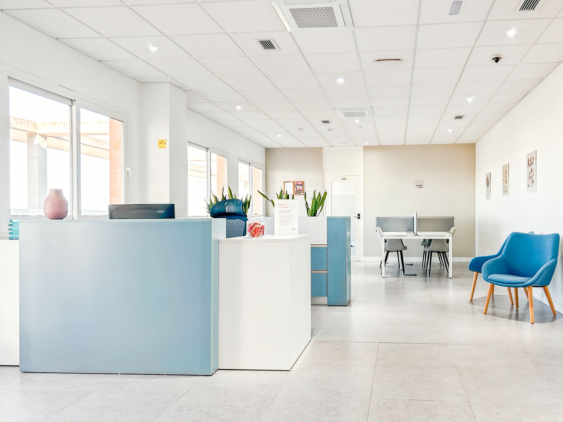 Office to rent in  Sevilla Capital  with Air Conditioner, Heating and Furnished