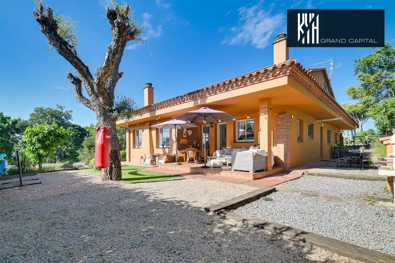Casa con piscina in vendita a Carrer Carrer Montserrat, imagen 6
