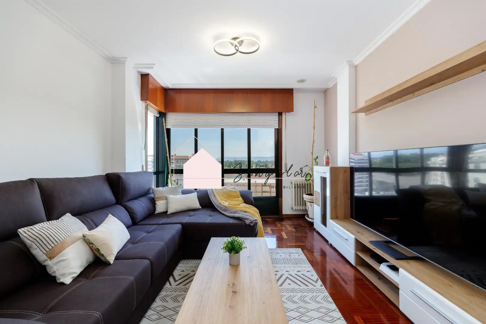 Living room of Flat for sale in Ponteareas  with Heating and Parquet flooring