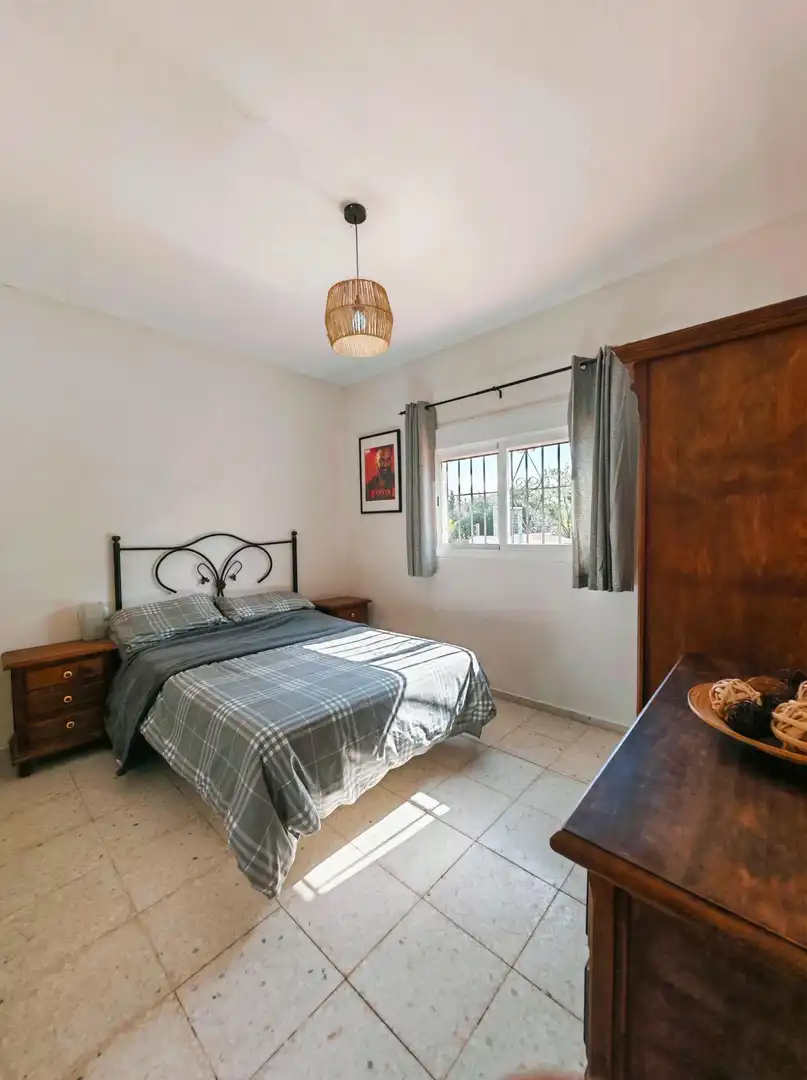 Habitación de Casa o chalet en venta en Medina Sidonia con Jardín privado, Piscina y Amueblado