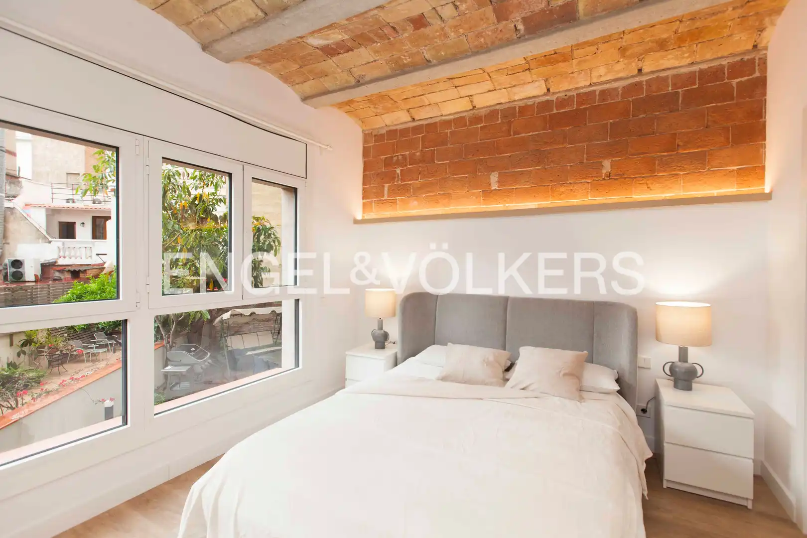 Bedroom of Flat for sale in Barcelona  with Air Conditioner, Heating and Parquet flooring