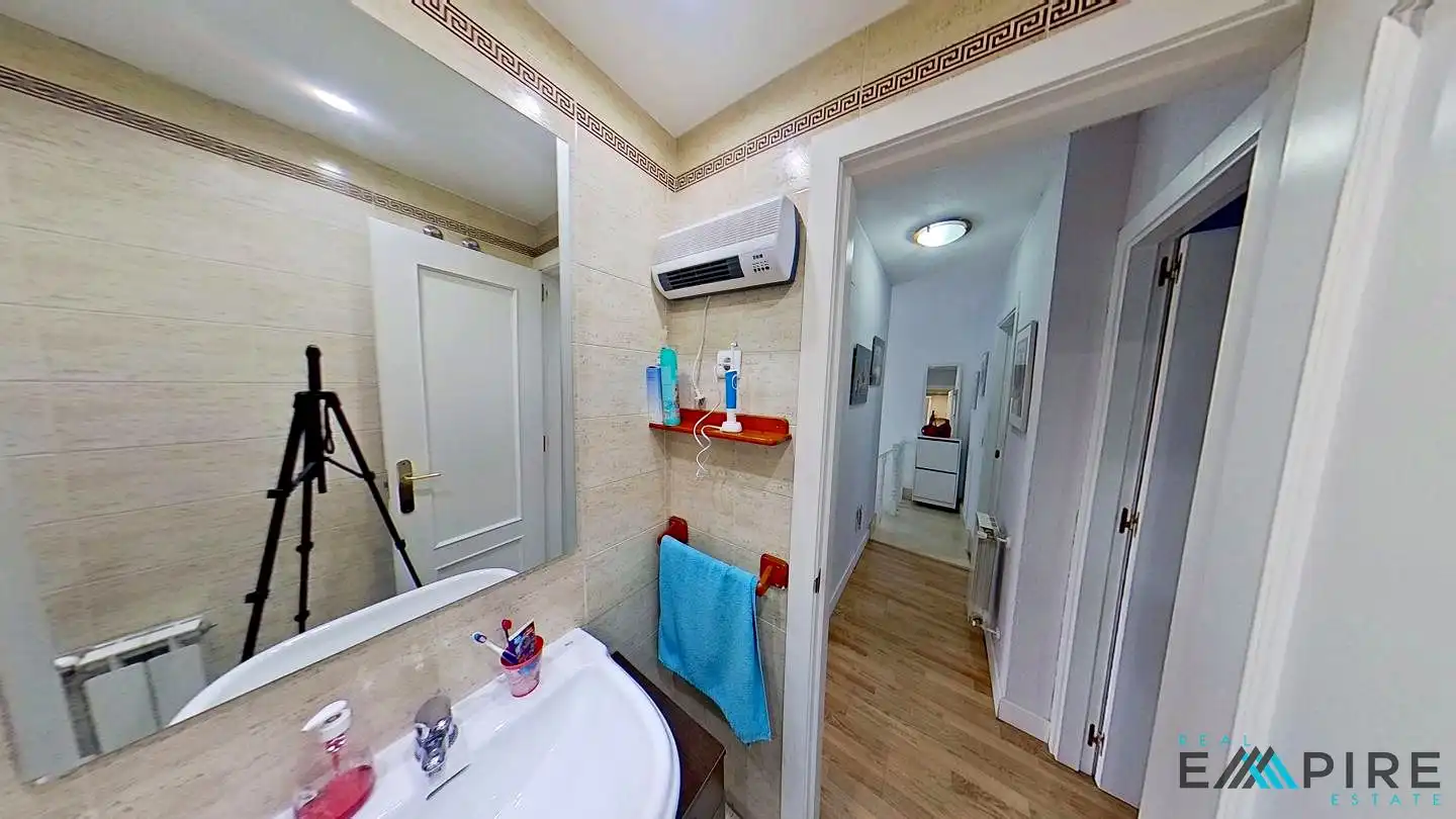Baño de Dúplex en venta en Parla con Aire acondicionado, Calefacción y Terraza