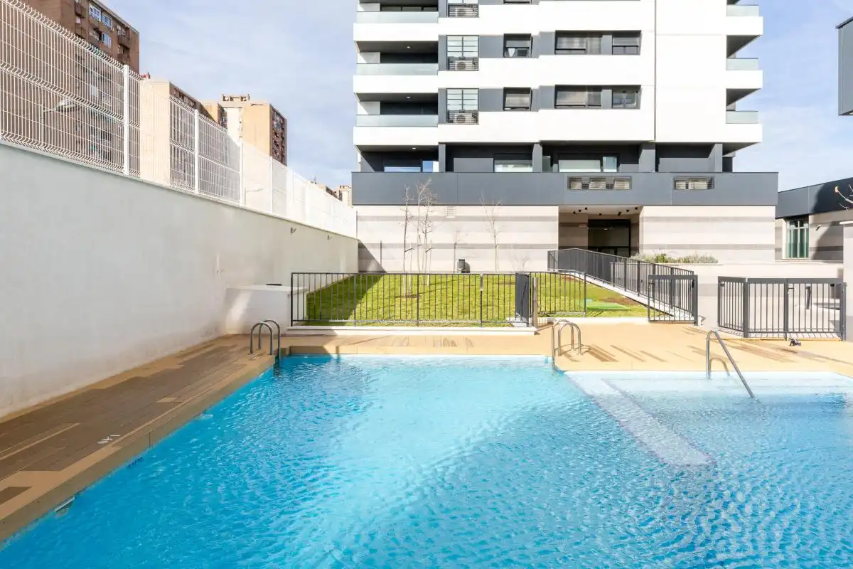 Swimming pool of Duplexes for rent in Valencia  with Air Conditioner, Heating and Terrace