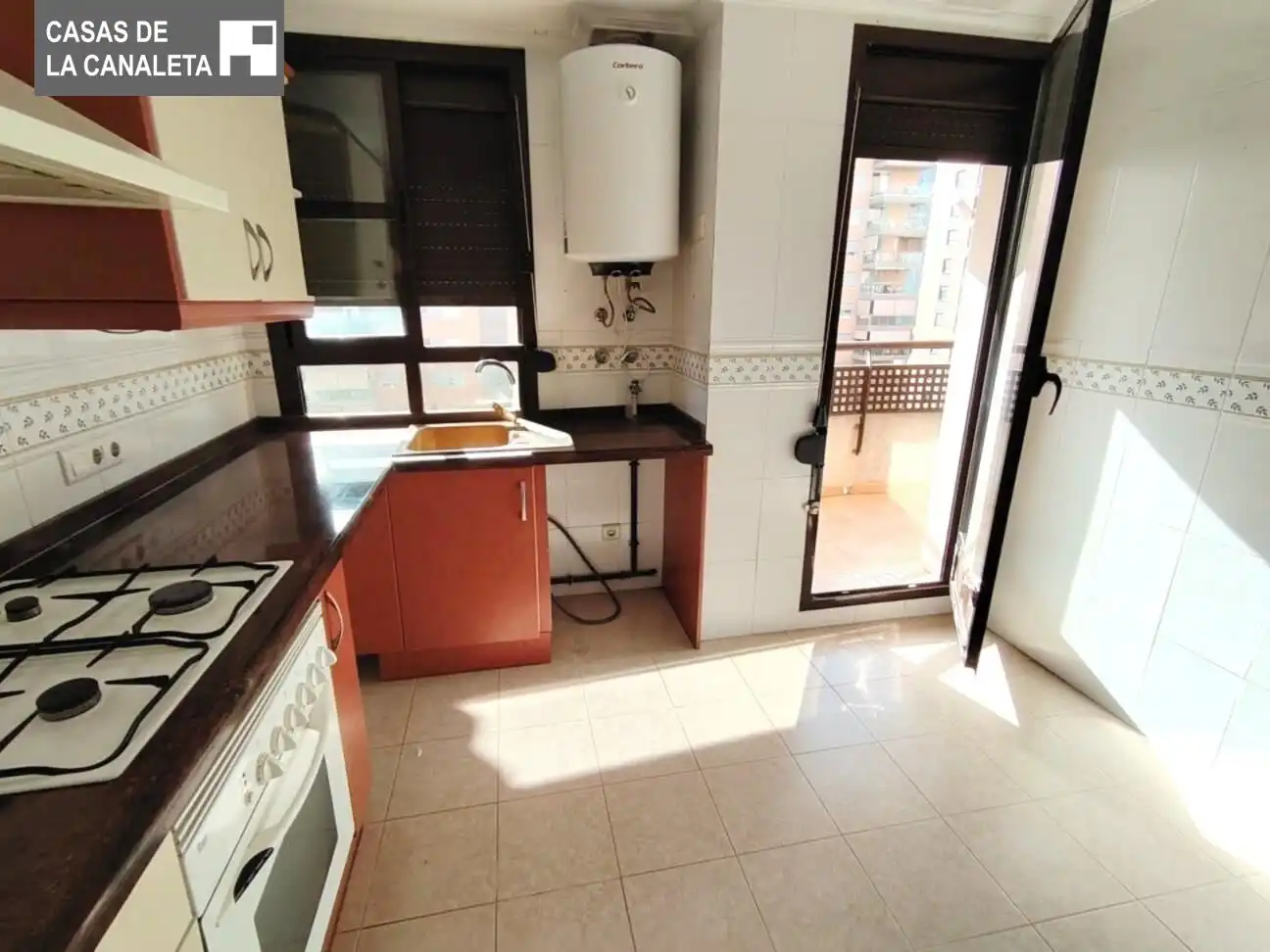 Cuina de Pis en venda en Mislata amb Aire condicionat, Jardí privat i Terrassa