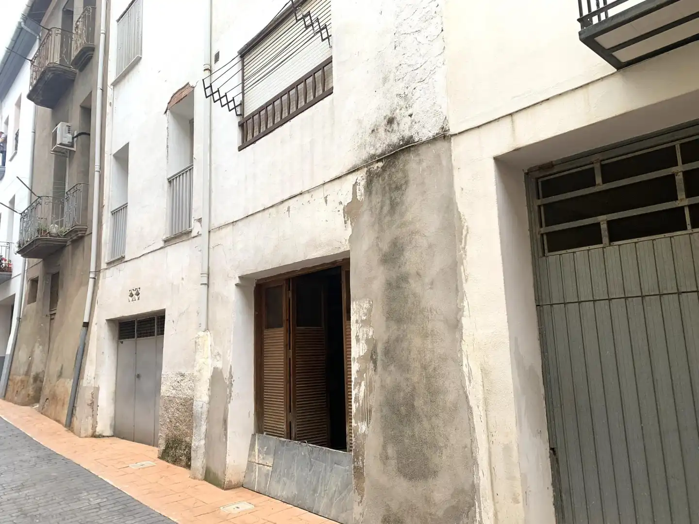 Außenansicht von Wohnung zum Verkauf in Eslida mit Terrasse, Abstellraum und Balkon