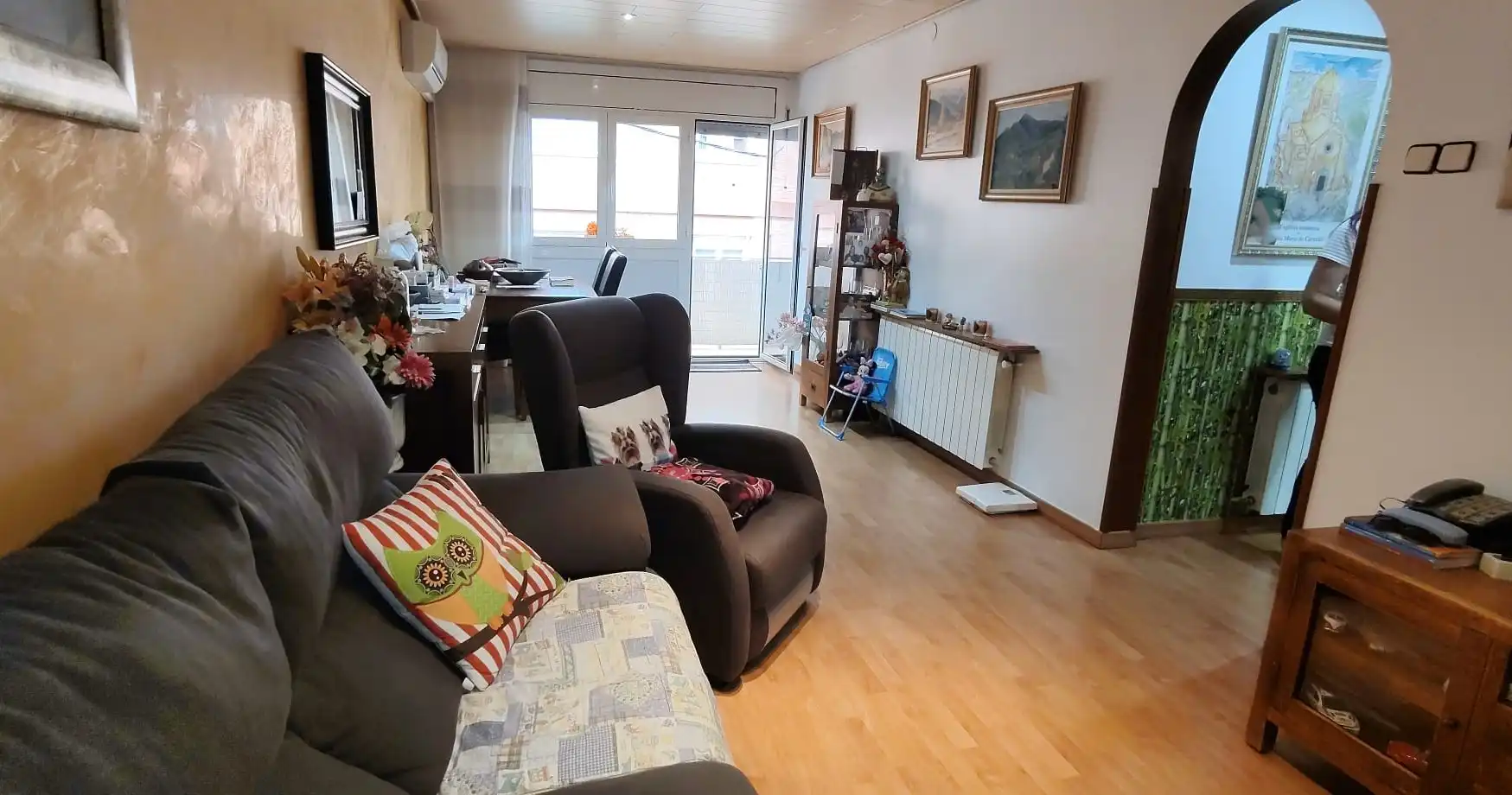 Sala de estar de Piso en venta en Cervelló con Aire acondicionado, Calefacción y Parquet