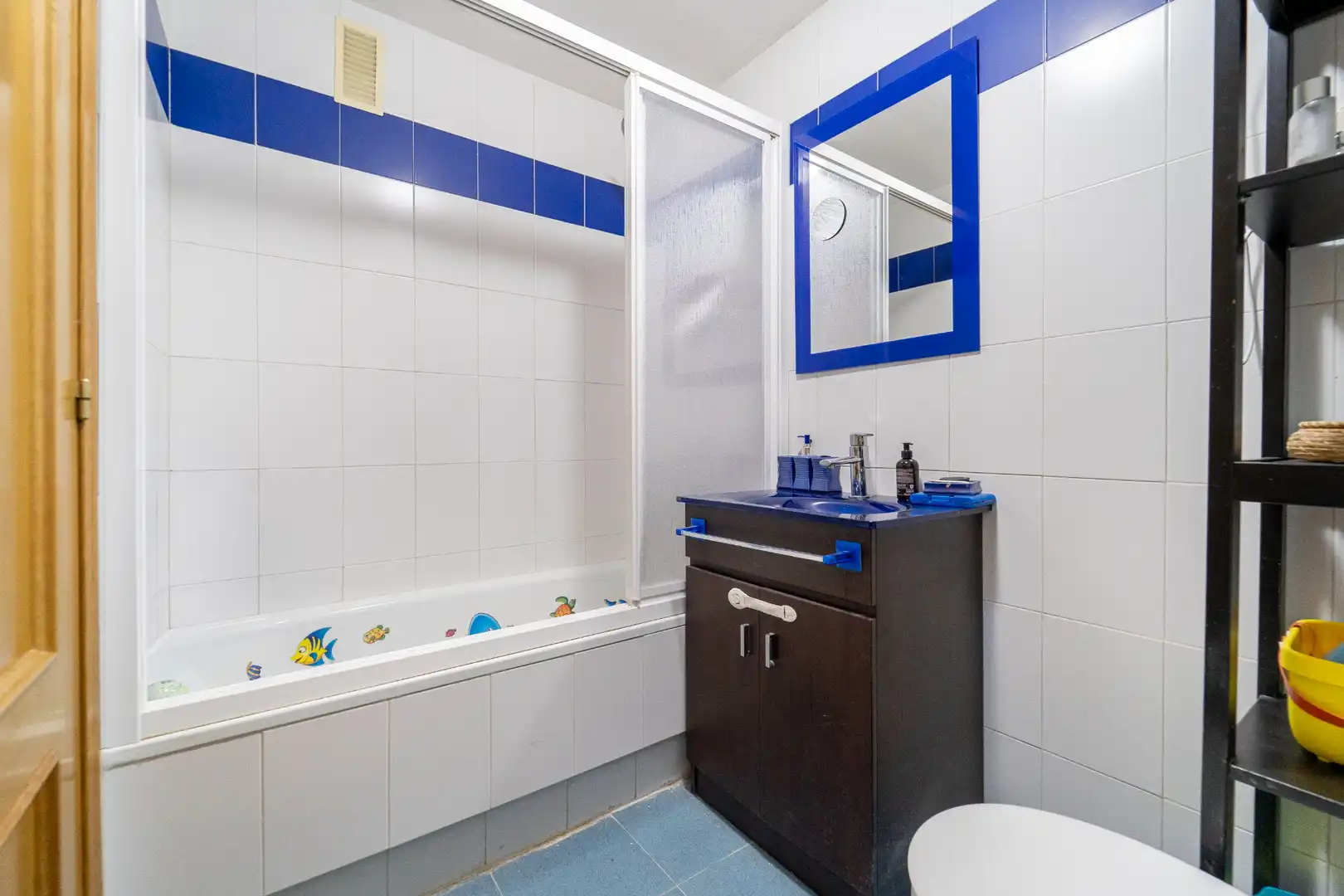 Bathroom of Flat for sale in Móstoles  with Air Conditioner, Storage room and Furnished