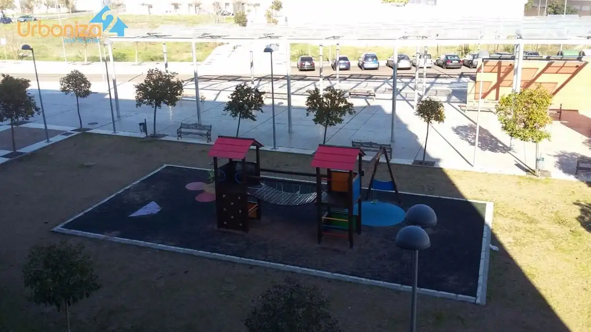 Apartament en venda a Calle Enrique Sánchez de León, Carretera de Sevilla - Los Montitos