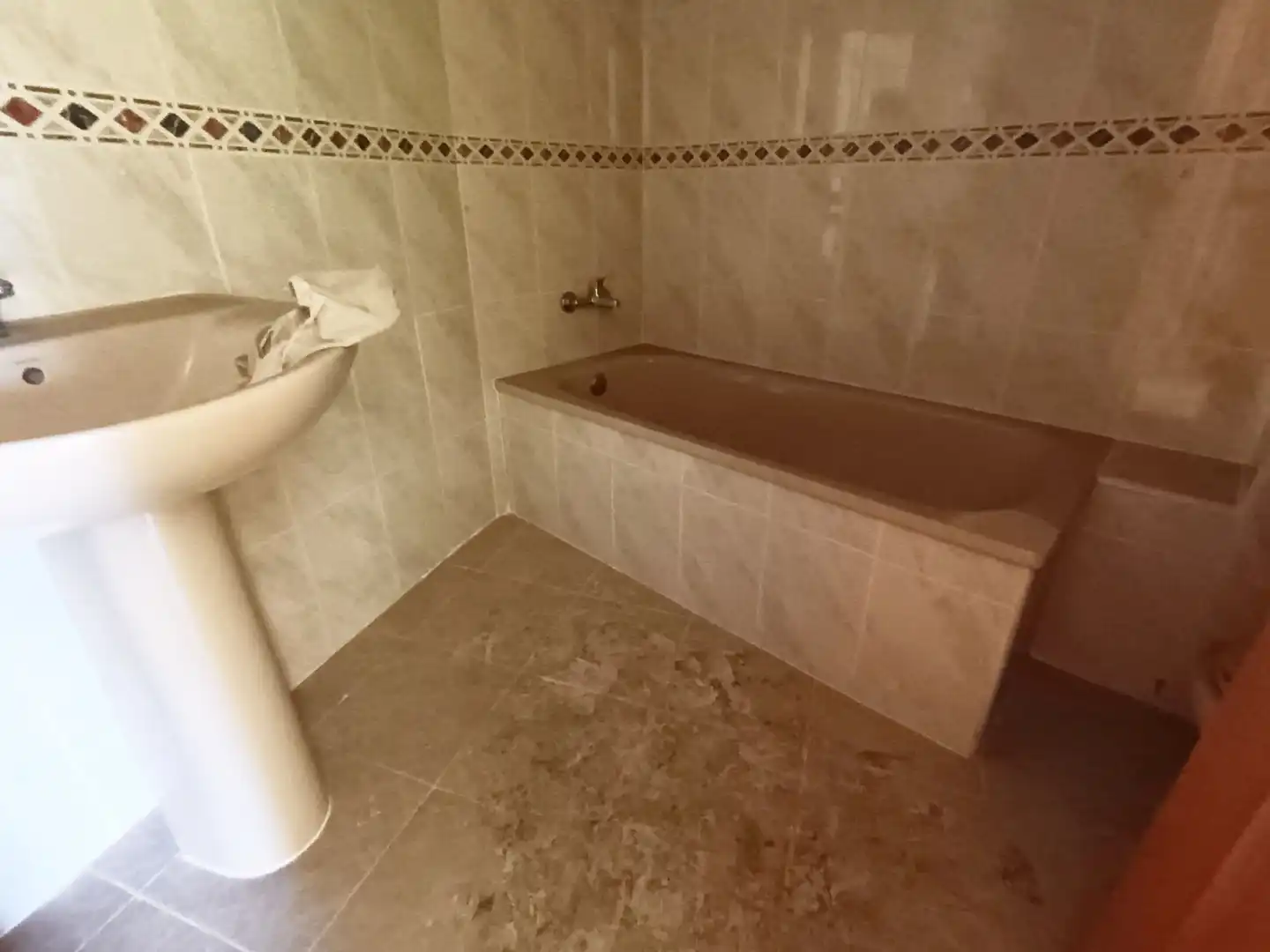 Bathroom of Houses for sale in Alfafar  with Balcony