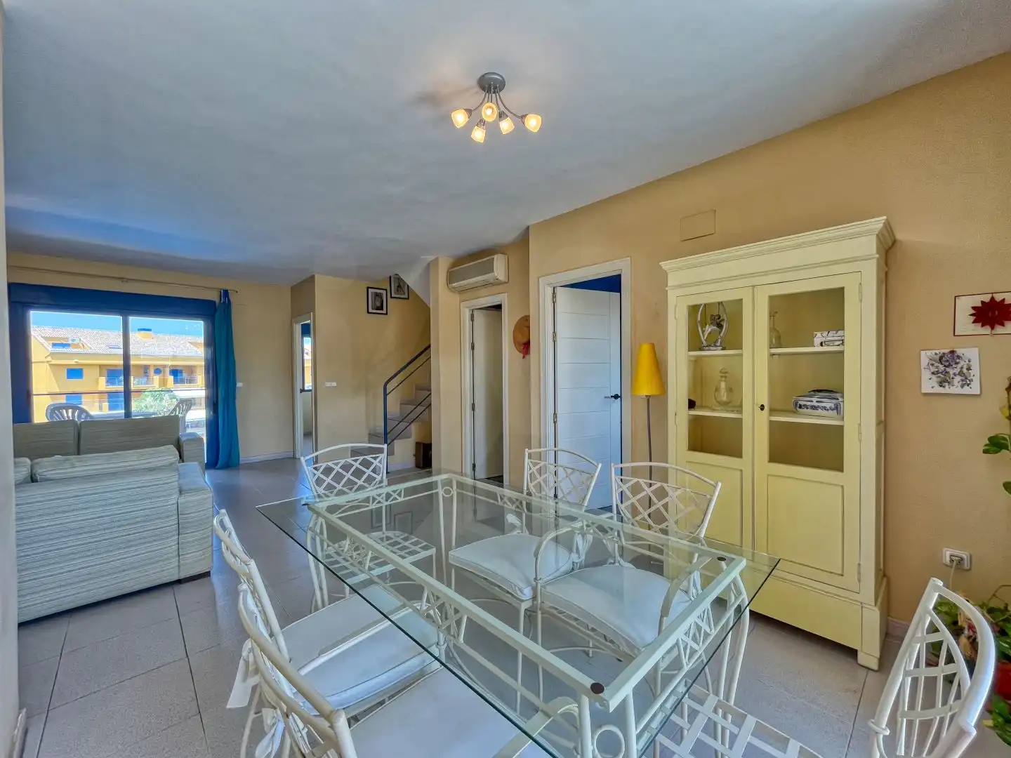 Esszimmer von Dachboden zum Verkauf in Dénia mit Klimaanlage, Heizung und Terrasse