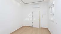 Bedroom of Flat for sale in  Madrid Capital