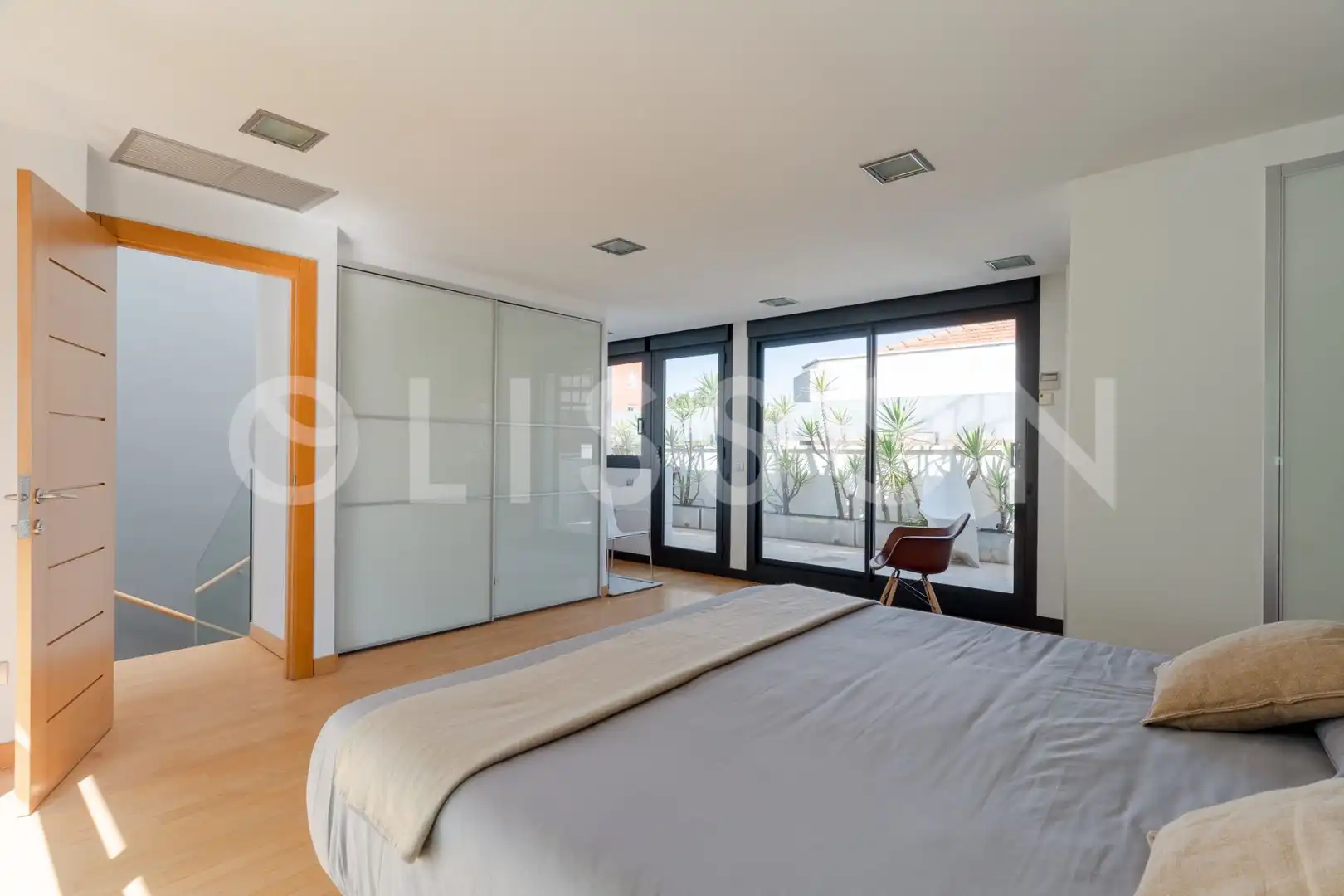 Dormitori de Casa o xalet en venda en Madrid amb Aire condicionat, Calefacció i Jardí privat