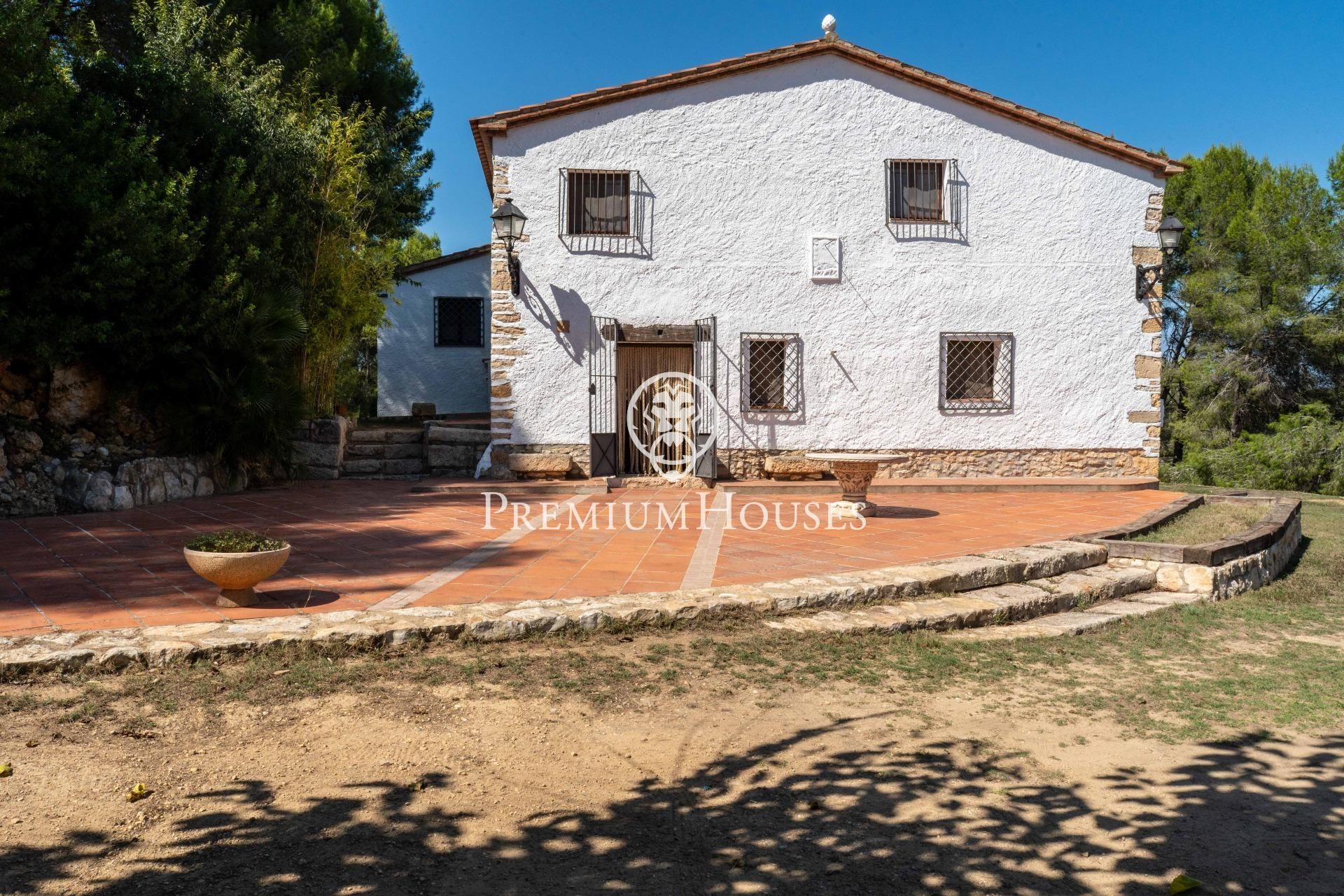 Vista exterior de Finca rústica en venta en El Catllar  con Calefacción, Jardín privado y Terraza