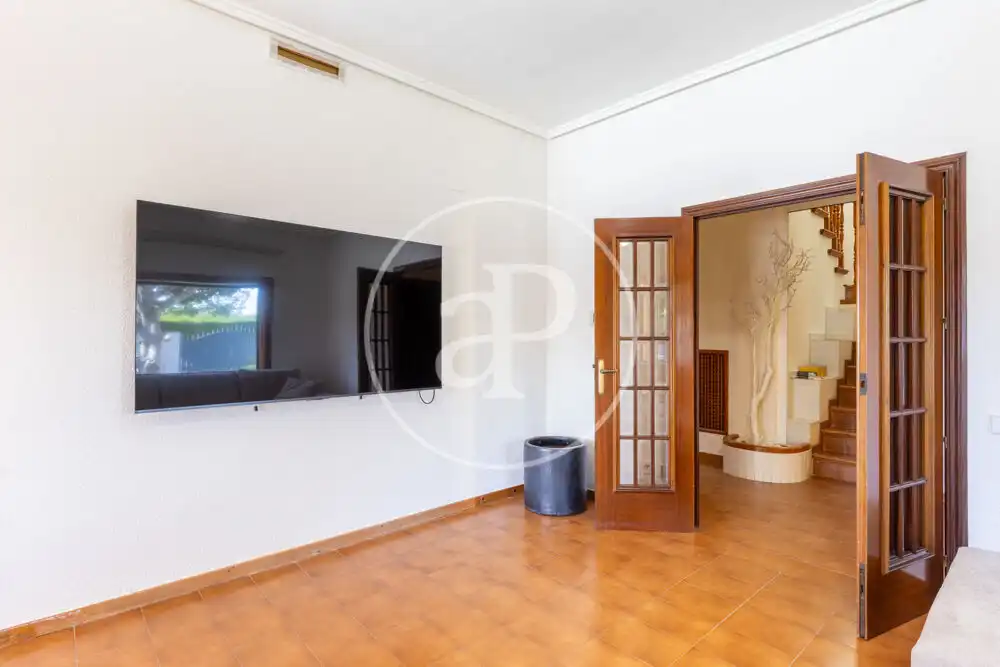 Sala d'estar de Casa o xalet de lloguer en Madrid amb Aire condicionat, Calefacció i Jardí privat