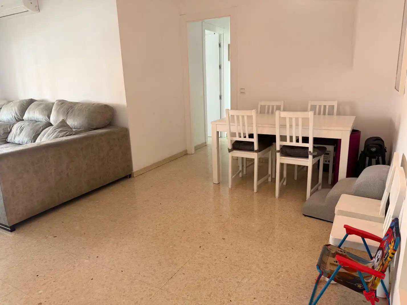 Menjador de Pis en venda en Torremolinos amb Aire condicionat, Terrassa i Piscina comunitària