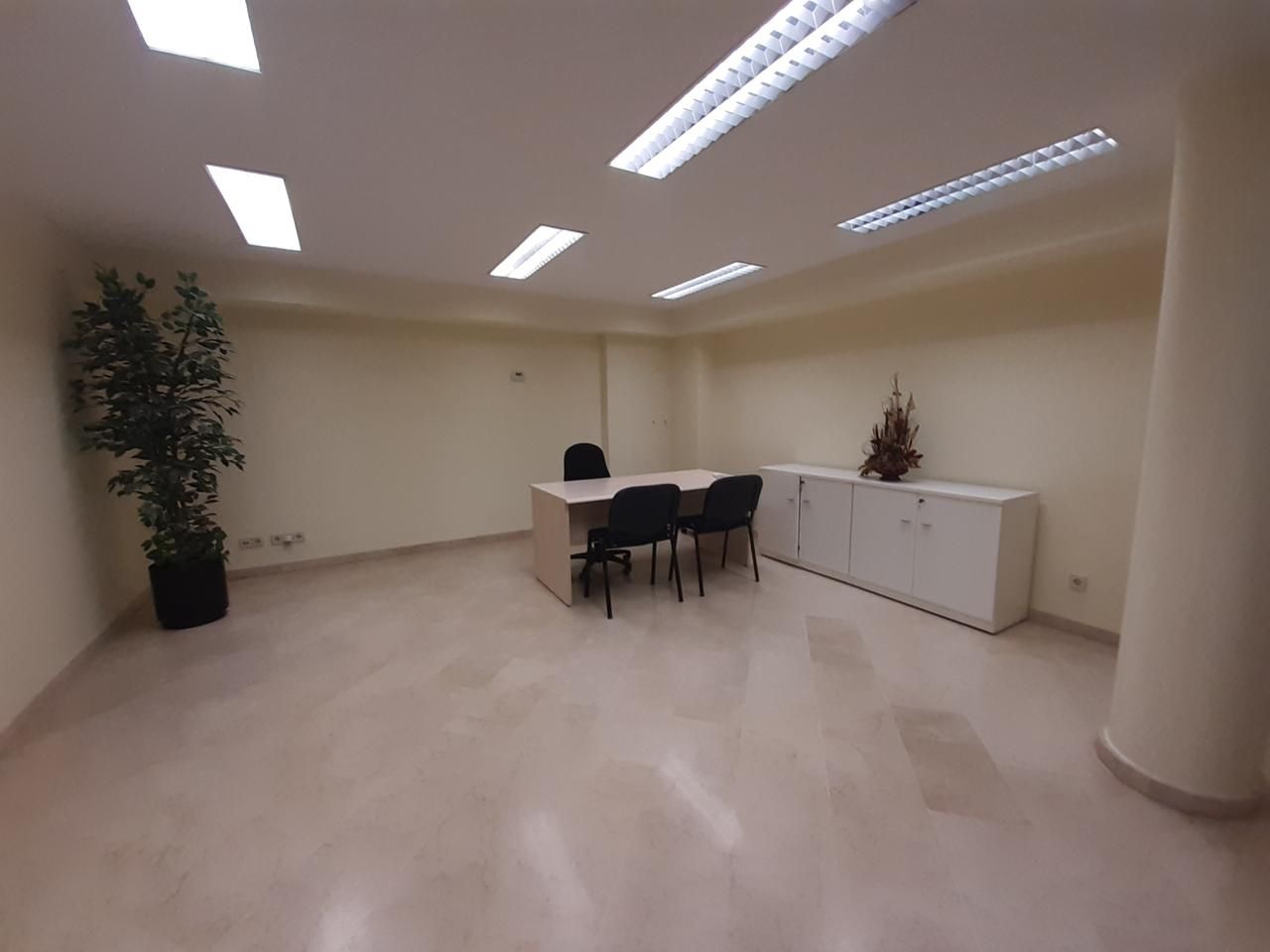 Oficina de lloguer en  Teruel Capital