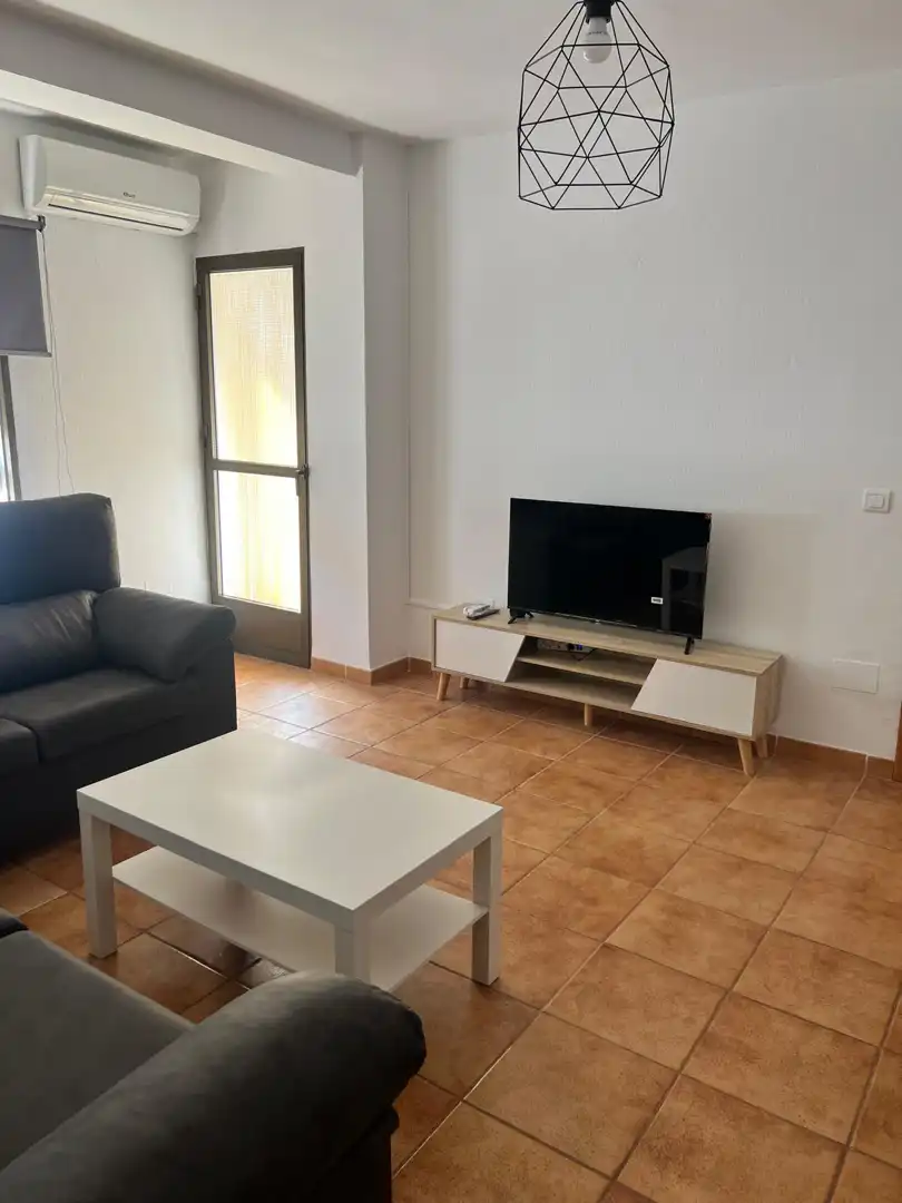 Wohnzimmer von Wohnung zur Miete in Ronda mit Möbliert