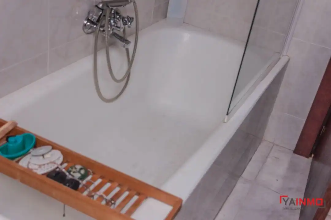 Bany de Casa adosada en venda en Vitoria - Gasteiz amb Calefacció i Jardí privat