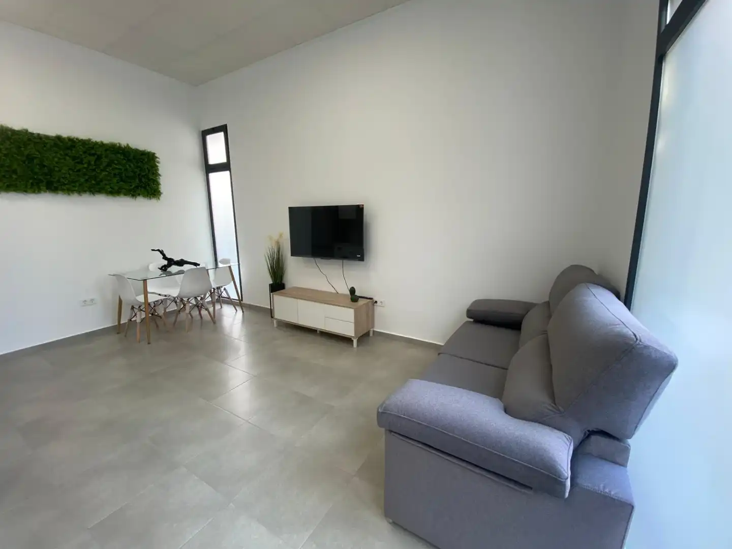 Wohnung zur Miete in Sector V