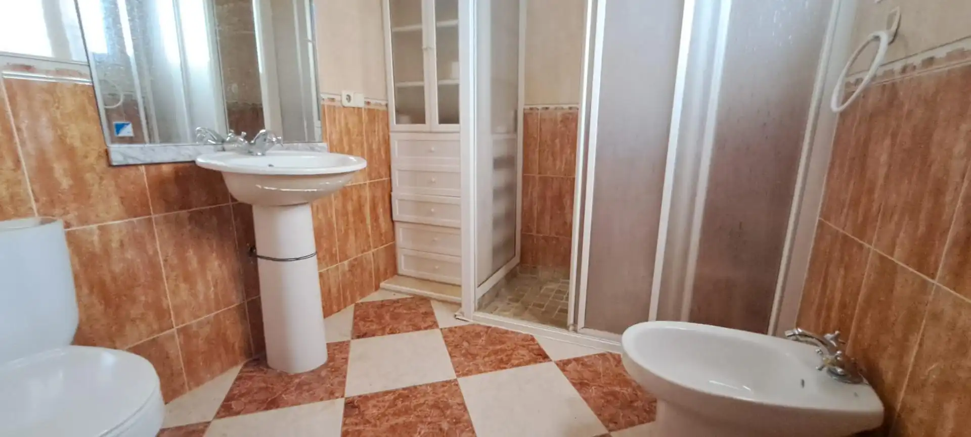 Bany de Casa o xalet en venda en Brenes amb Terrassa i Balcó