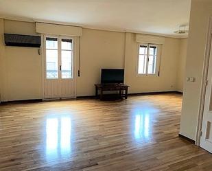 Living room of Flat for sale in Plasencia  with Air Conditioner, Heating and Storage room