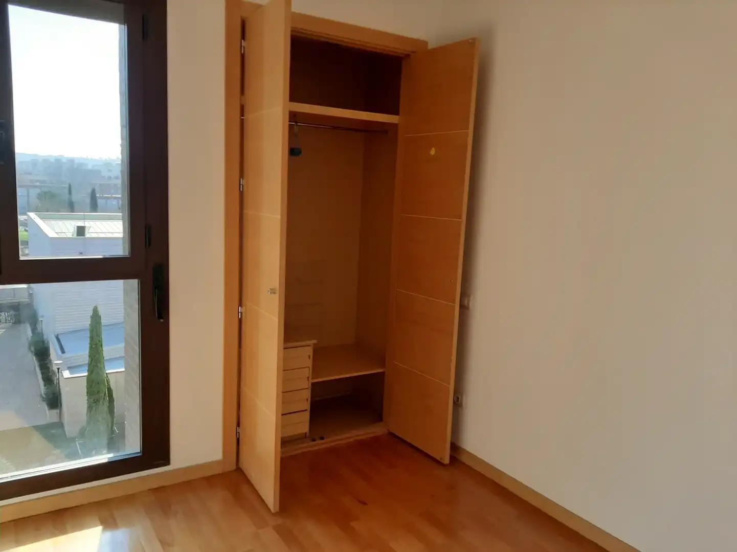 Habitación de Piso de alquiler en Alcalá de Henares con Aire acondicionado, Calefacción y Jardín privado