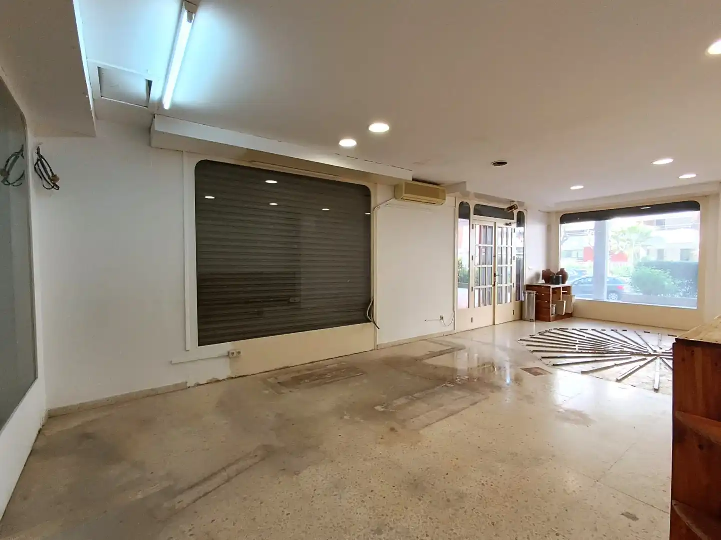 Commercial properties for sale in Martorell  with Air Conditioner