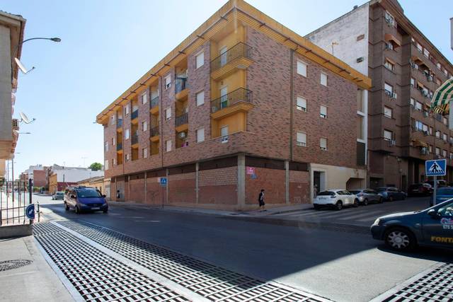 Local comercial en Venta en Calle del Pintor Juan Gris, 6 en La Zarzuela - San José - Belén