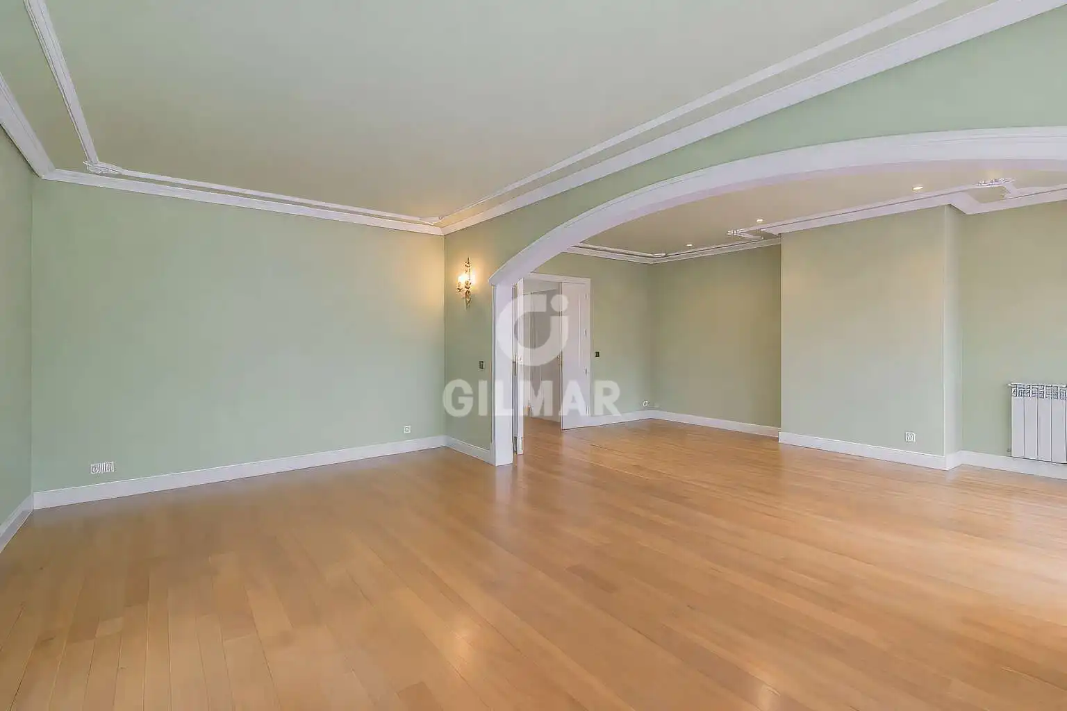 Bedroom of Houses for sale in Pozuelo de Alarcón  with Heating, Private garden and Swimming Pool