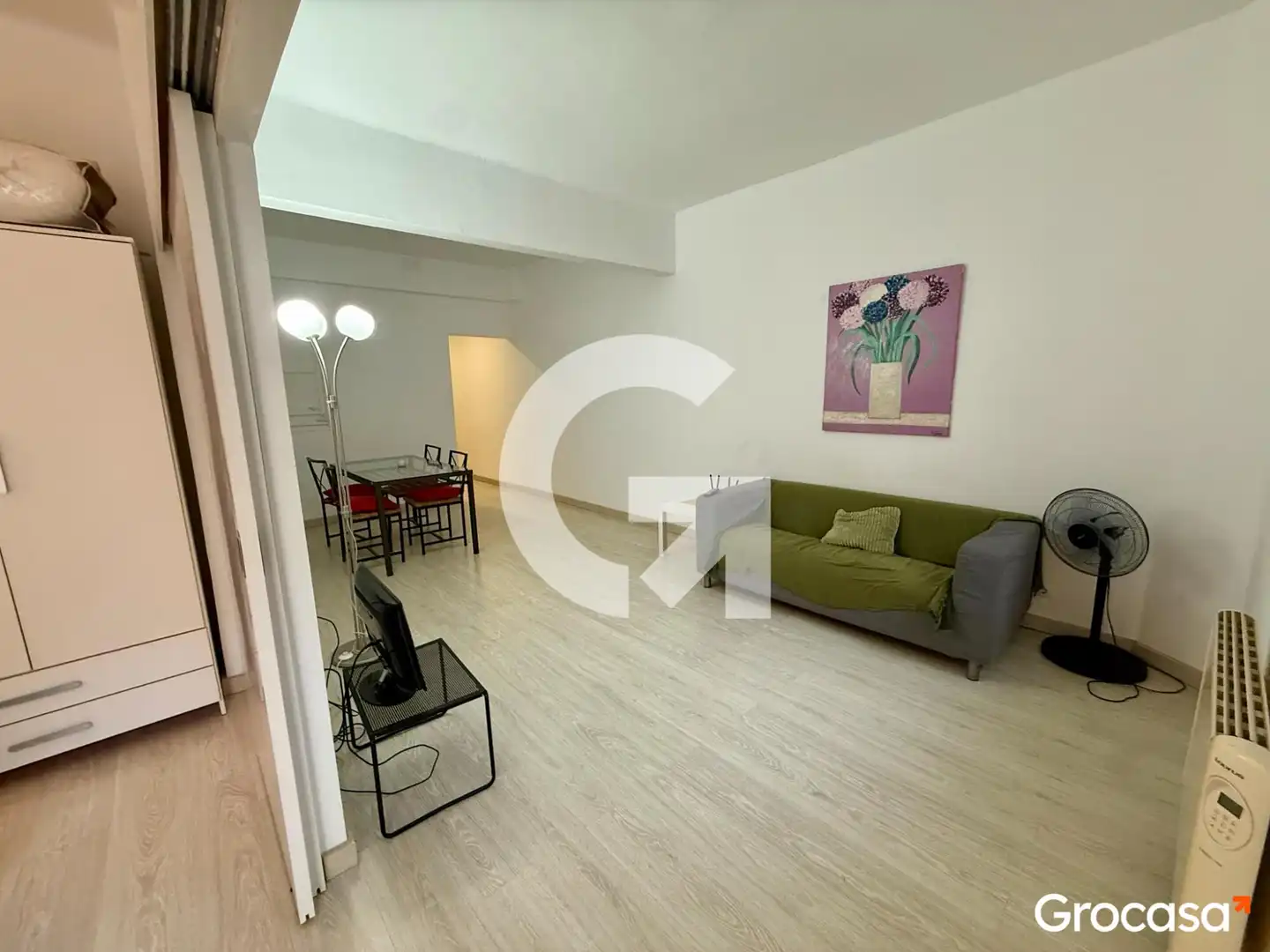 Wohnzimmer von Erdgeschoss zum Verkauf in Barcelona mit Heizung, Möbliert und Ofen