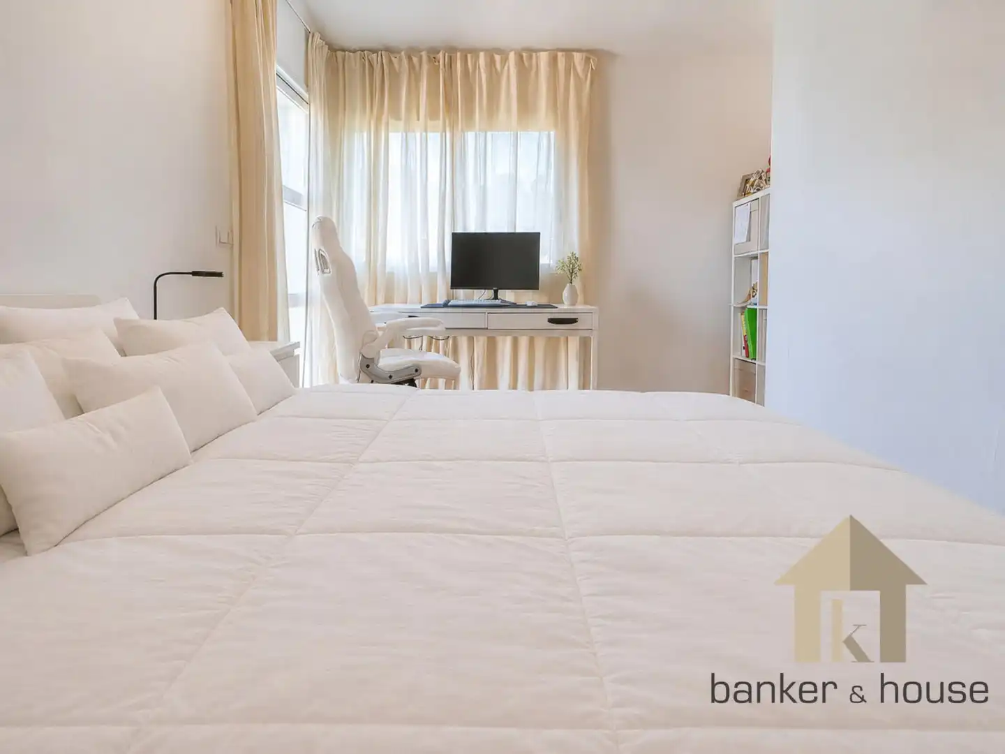 Habitación de Casa adosada en venta en Cerdanyola del Vallès con Aire acondicionado, Jardín privado y Terraza