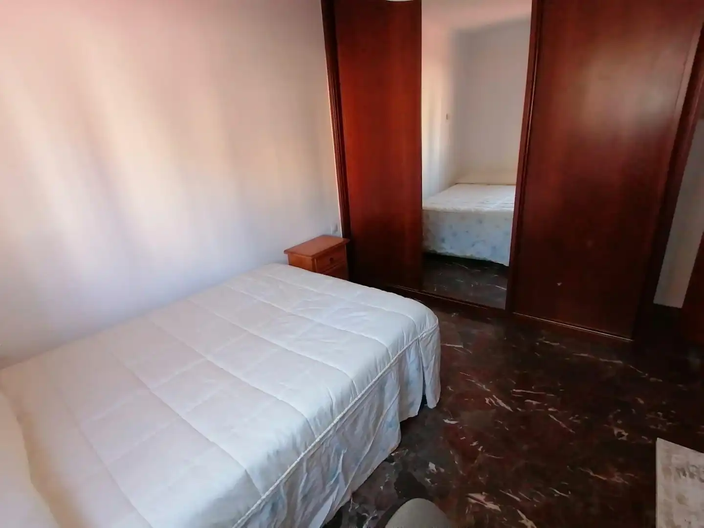 Schlafzimmer von Wohnung zur Miete in Granada
