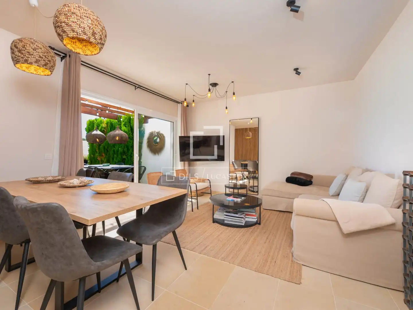 Wohnzimmer von Haus oder Chalet zum Verkauf in Santa Eulària des Riu mit Klimaanlage, Heizung und Terrasse