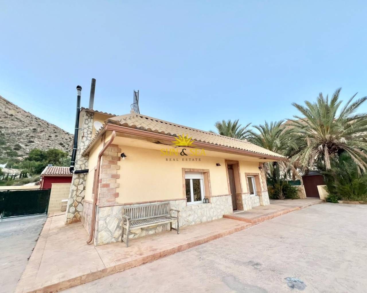 Exterior view of House or chalet to rent in Elche / Elx  with Air Conditioner, Heating and Terrace