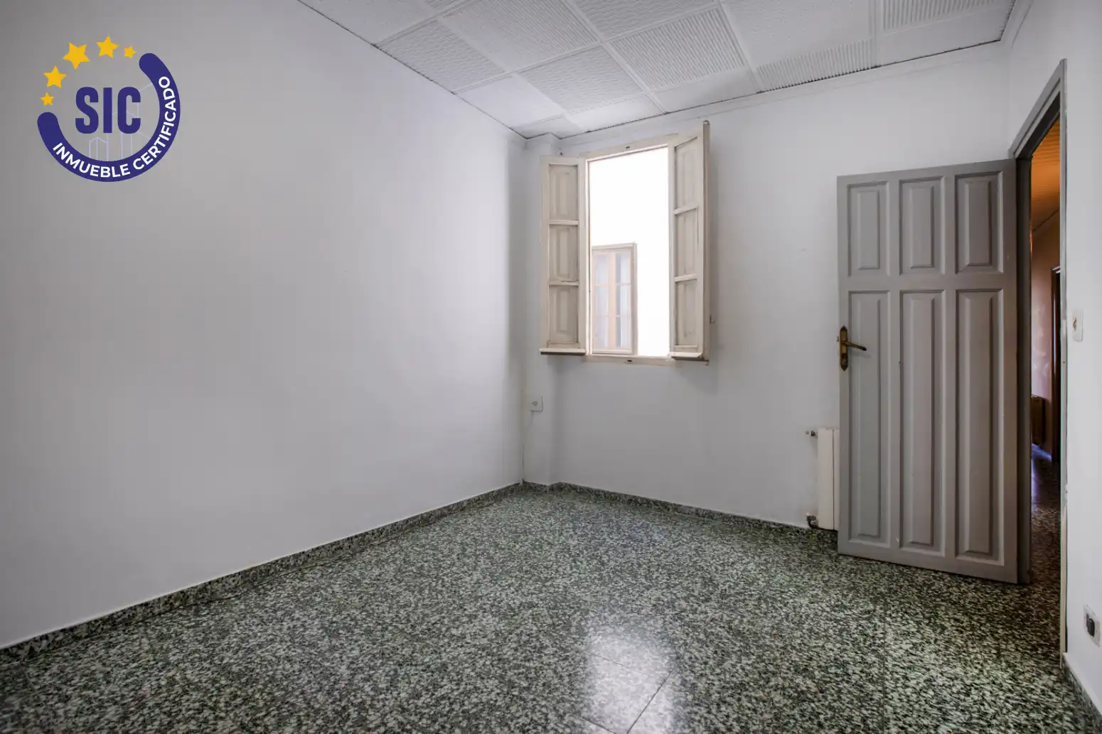 Piso en venta en Valencia con Calefacción, Trastero y Balcón