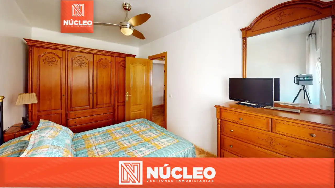 Habitación de Piso en venta en Almería con Aire acondicionado, Amueblado y Horno